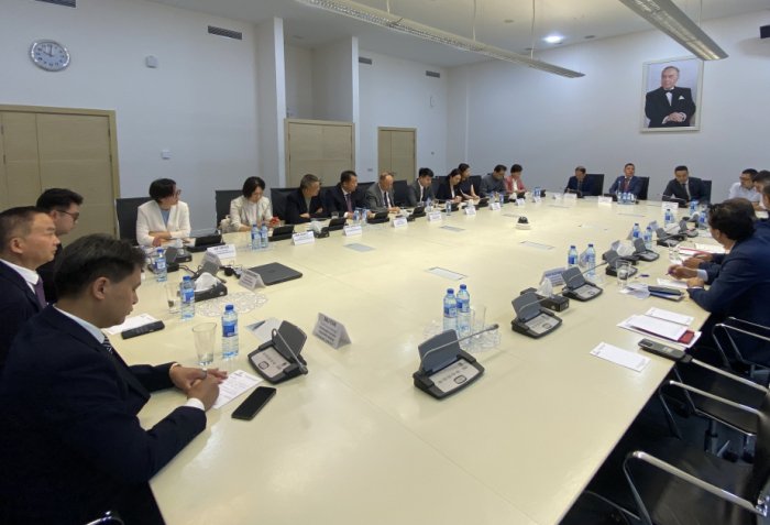   AZPROMO discusses expanding cooperation with Chinese companies  