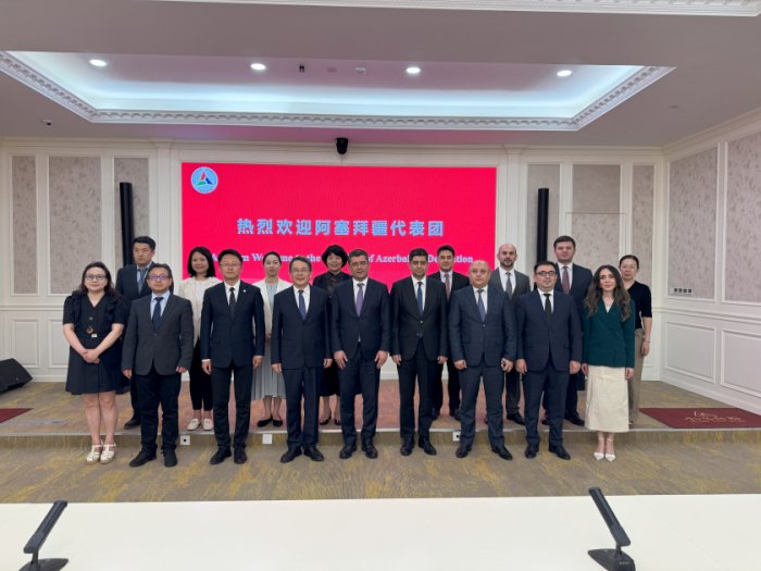Azerbaijani delegation visits China Media Group and Communication University