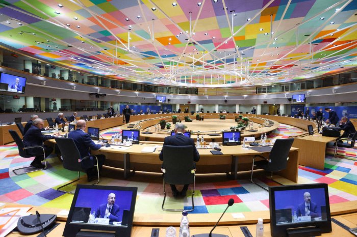 UE: accord des 27 pour prolonger les sanctions contre la Russie