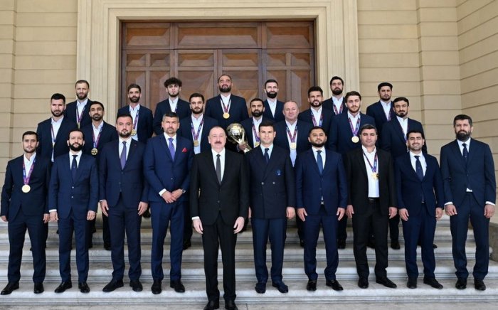    Prezident milli komandanın üzvlərini qəbul edib   