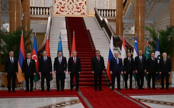    Əli Əsədov Tacikistan Prezidenti ilə görüşdə iştirak edib   