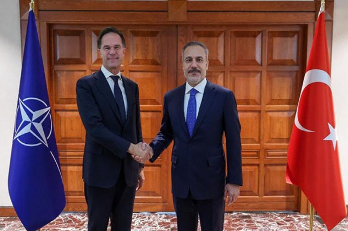 Fidan və Rutte Ukrayna-Rusiya müharibəsinə dair müzakirə aparıb  
