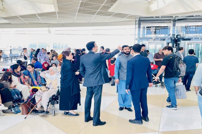 Pakistan Tehrandakı səfirliyinin əməkdaşlarını Azərbaycana köçürüb
