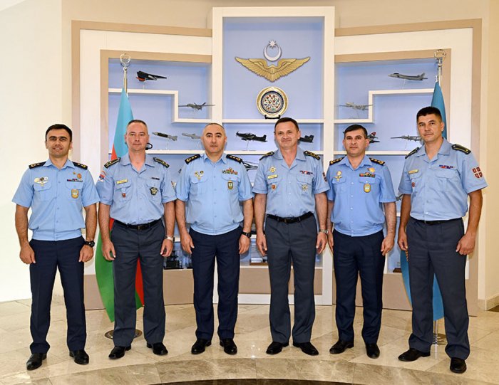 MN-də Serbiya hərbi mütəxəssisləri ilə görüş baş tutub |    FOTO   