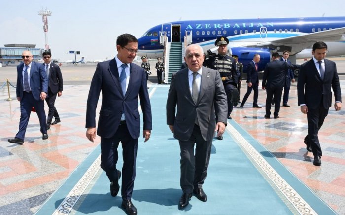    Əli Əsədov Özbəkistanda səfərdədir     
