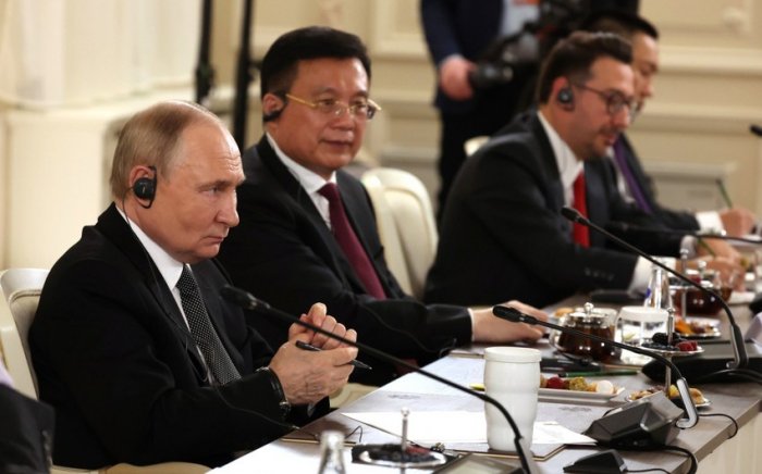       Putin:    Xəzərin dayazlaşması ilə bağlı məsələ İlham Əliyev tərəfindən qaldırılıb   