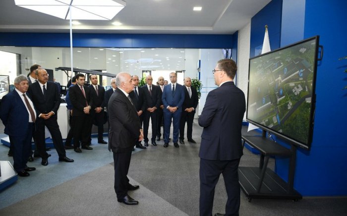 Əli Əsədov Daşkənddə “TEXNOPARK” MMC-nin fəaliyyəti ilə tanış olub  
