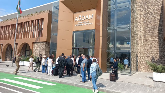    Diplomatlar Ağdamın vağzalından Bakıya yola düşüblər   
