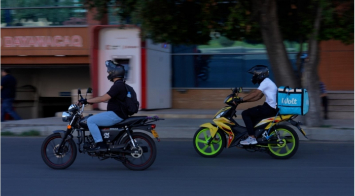 Motosikletlə avtoxuliqanlıq edən sürücü həbs edilib  
