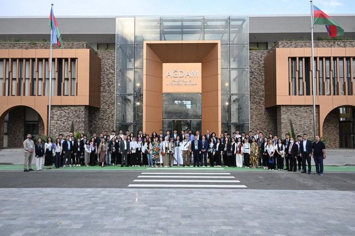   Delegation der Teilnehmer des ECO-Jugendforums besucht Agdam  