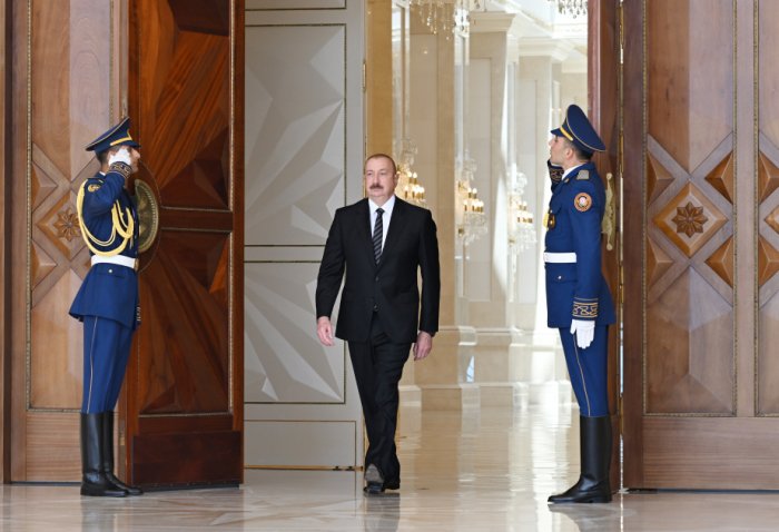  La ceremonia oficial de bienvenida al presidente uzbeko, Shavkat Mirziyoyev 