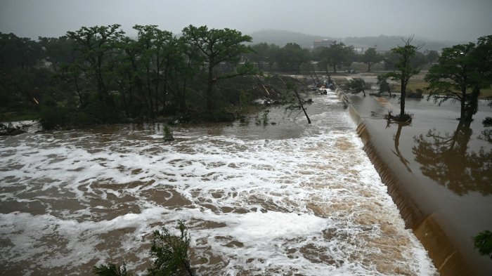  Death toll in central Texas flash floods rises to 82 