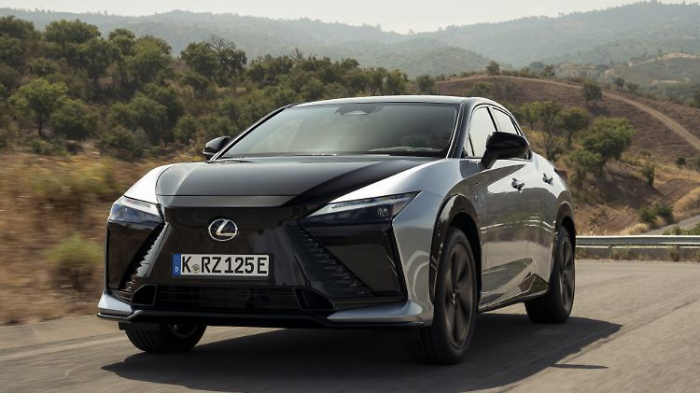   Neuer Lexus RZ 550e FSport - technischer Fortschritt und digitale Spielerei  