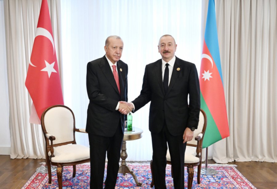 President Ilham Aliyev makes phone call to his Turkish counterpart