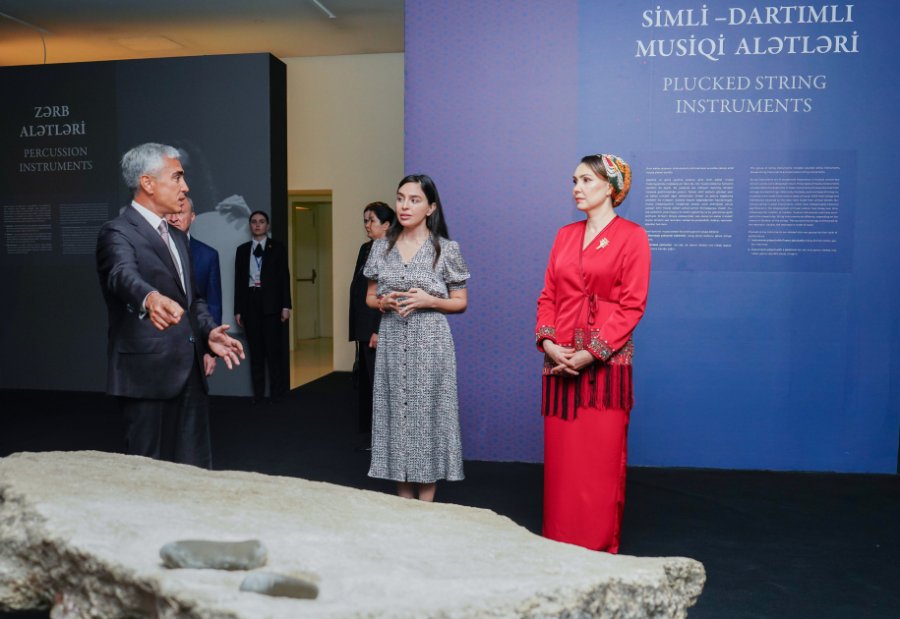   Tochter des Vorsitzenden von Halk Maslahaty Turkmenistans besucht Heydar Aliyev-Zentrum  