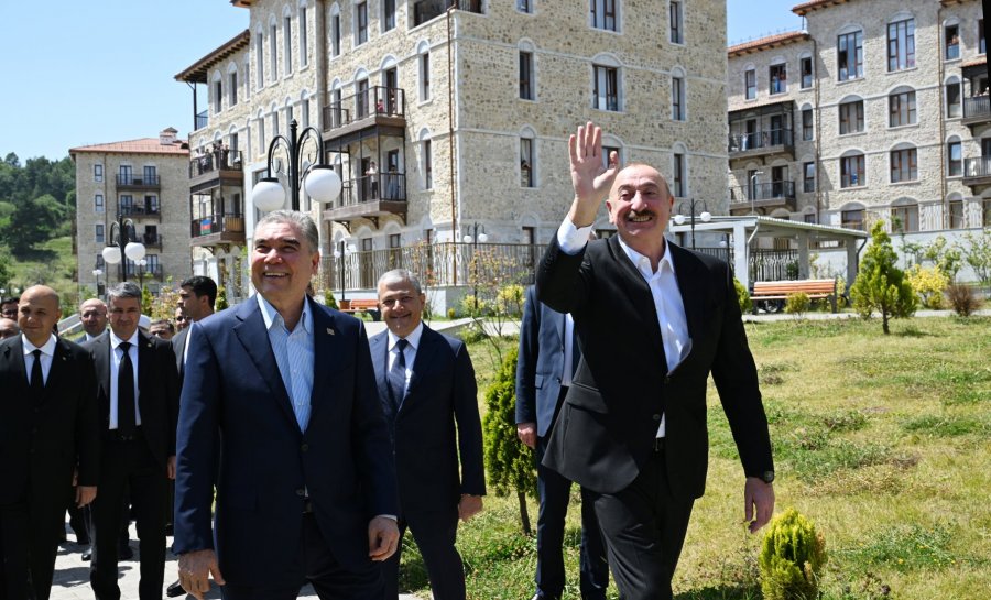  President Ilham Aliyev, Chairman of the Halk Maslahaty of Turkmenistan visit first residential complex built in Shusha 