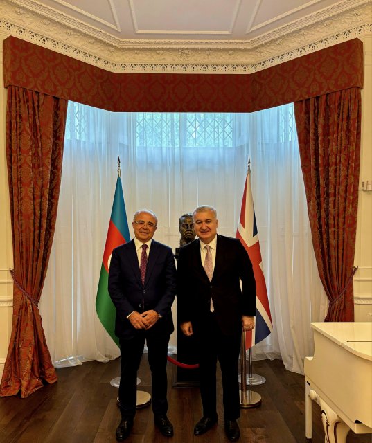Azerbaijan Sports Academy rector meets with Elin Suleymanov in London