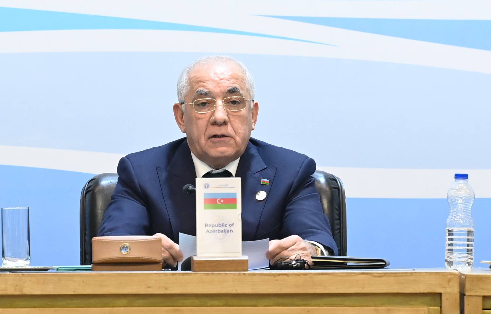   Aserbaidschanischer Premierminister gratuliert seiner neu ernannten ukrainischen Amtskollegin  