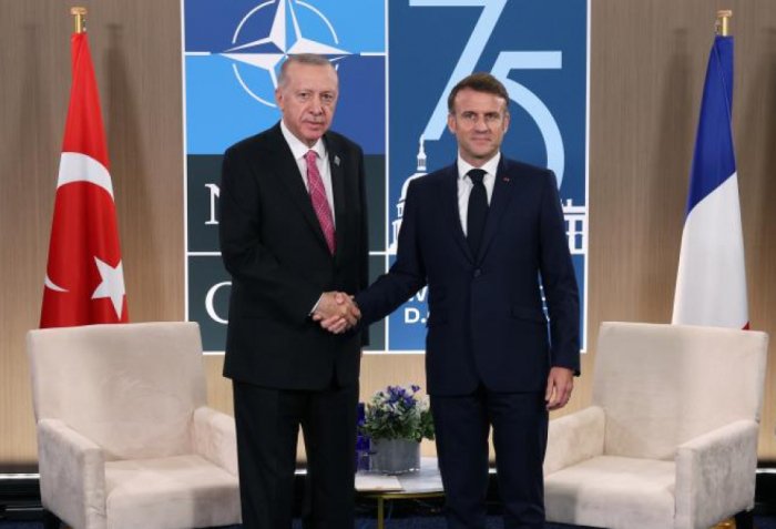 Ərdoğan Makronla Yaxın Şərqdəki vəziyyəti müzakirə edib