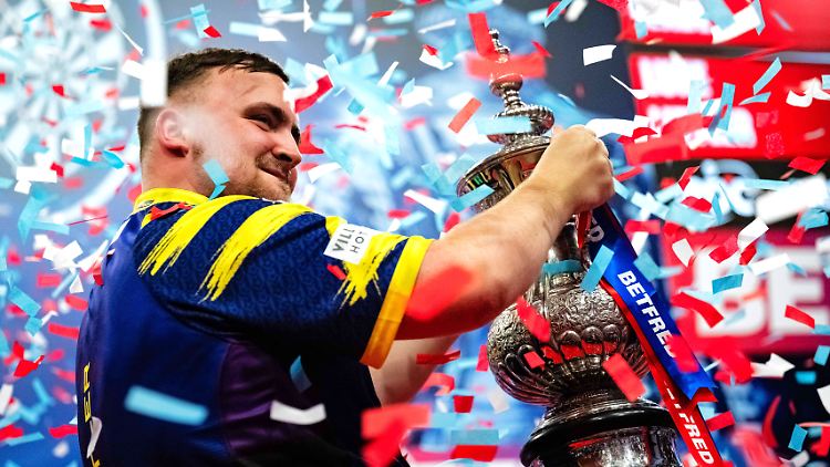   Luke Littler holt sich beim World Matchplay die "Triple-Crown"  