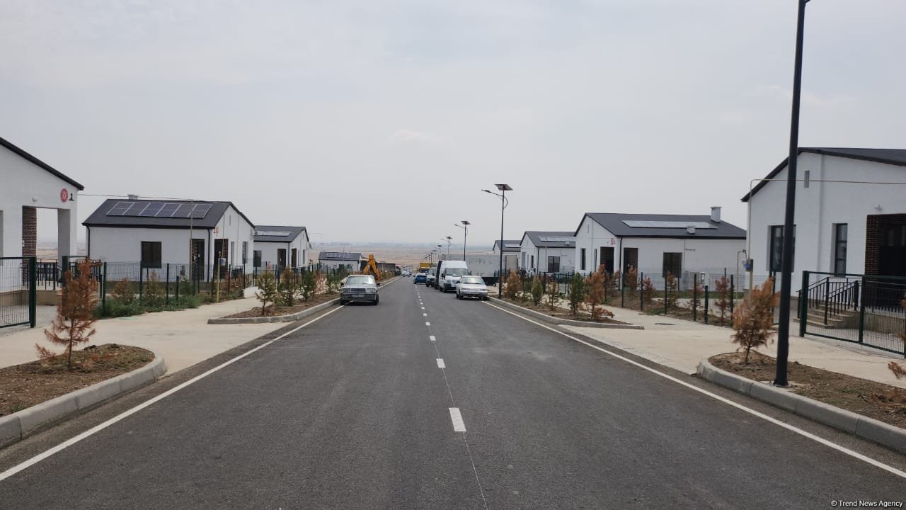   Eine weitere Welle ehemaliger Binnenvertriebener trifft im Dorf Chidirli in Aghdam ein  