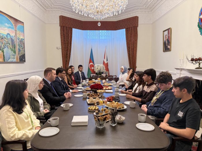 “YAŞAT” yay məktəbinin iştirakçıları Azərbaycanın Britaniyadakı səfirliyində