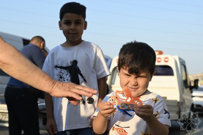  Otro grupo de desplazados regresa al pueblo de Khidirli en Aghdam y a la ciudad de Jabrayil 