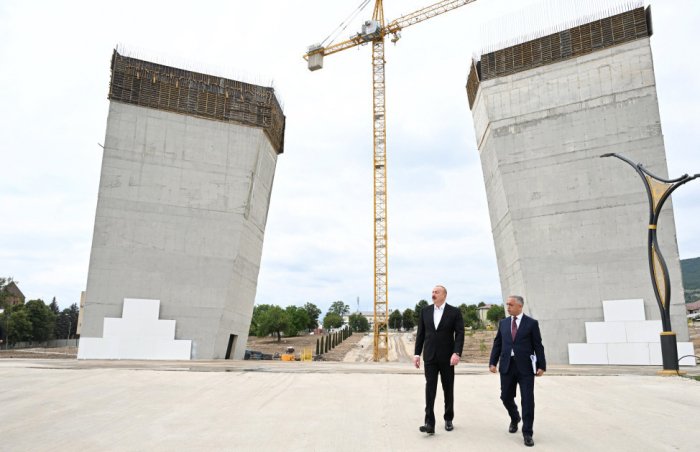    Prezident Xankəndidə Zəfər parkında görülən işlərlə tanış olub |    FOTOLAR      