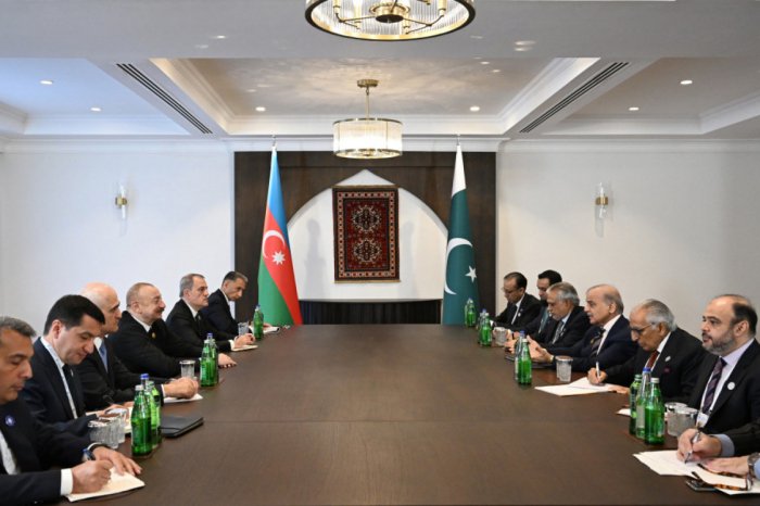    İlham Əliyev Pakistanın Baş nazirini qəbul edib   