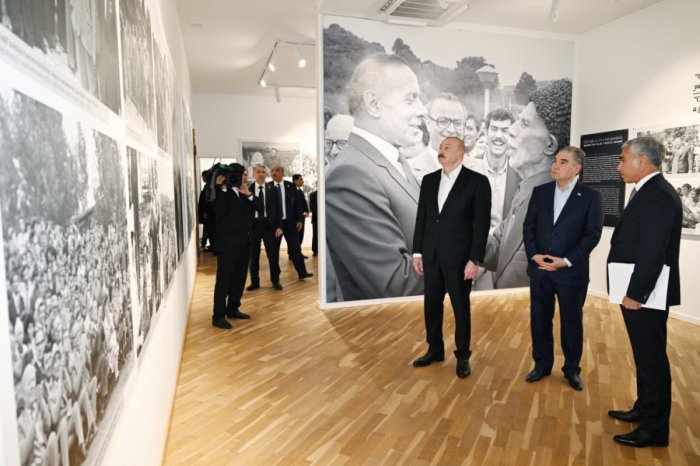    Prezident və Berdiməhəmmədov “Heydər Əliyev və Qarabağ” sərgisində    I FOTO      