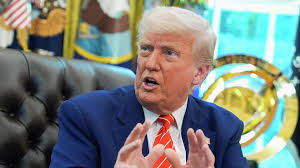 Tramp Kiyevə verilən pulların taleyindən şübhələnir
