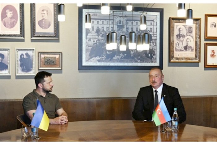 Volodimir Zelenski İlham Əliyevə zəng edib  
