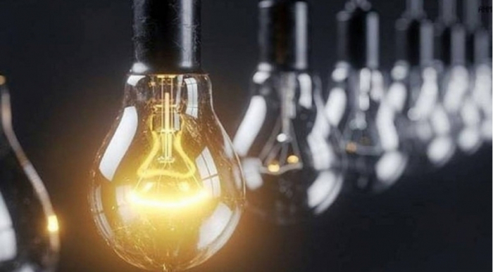 Britaniyada dağıdıcı qasırğa elektrik sistemlərini dağıdıb