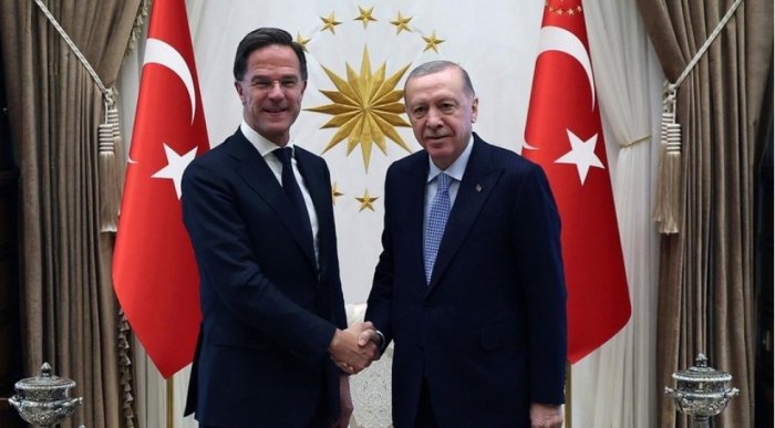 Ərdoğan NATO Baş katibi ilə Rusiya- Ukrayna müharibəsi barədə danışıb

