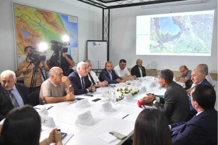 Bakı və ətraf ərazilərdə nəqliyyat infrastrukturunun təkmilləşdirilməsi müzakirə edilib  
