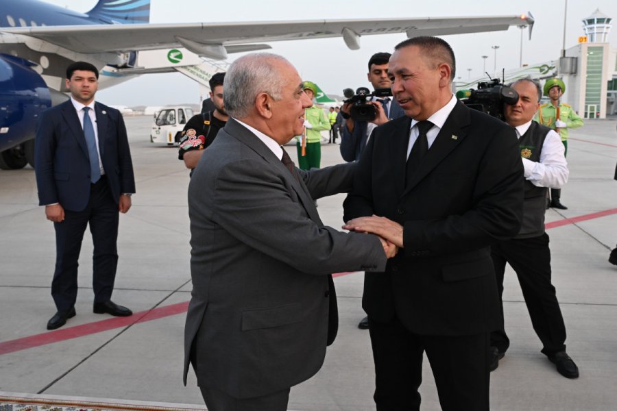 Prime Minister Ali Asadov embarks on working visit to Turkmenistan