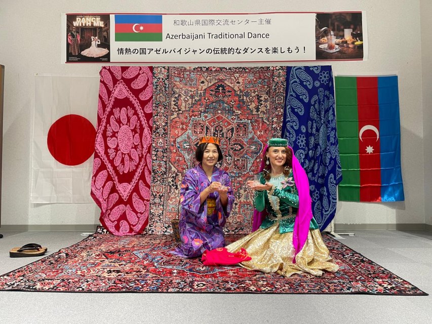 Azerbaijani national dances presented in Japan