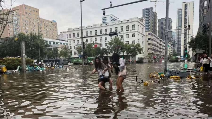 Northern China flash flood kills 10