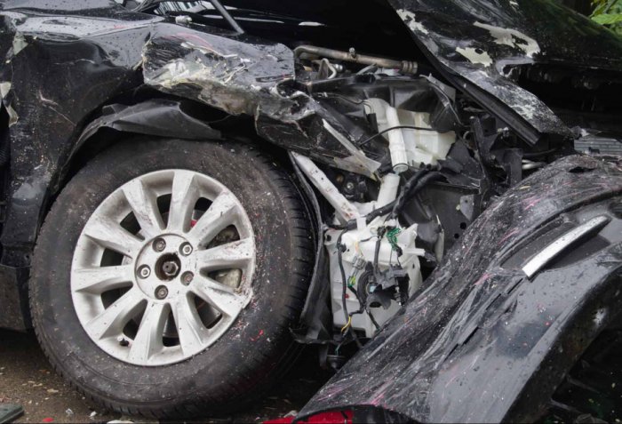 Xaçmazda avtomobil ağaca çırpılıb, sürücü ölüb