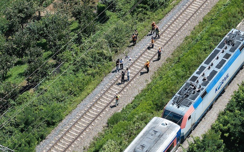 2 killed, 4 seriously injured after train hits railway workers in S. Korea