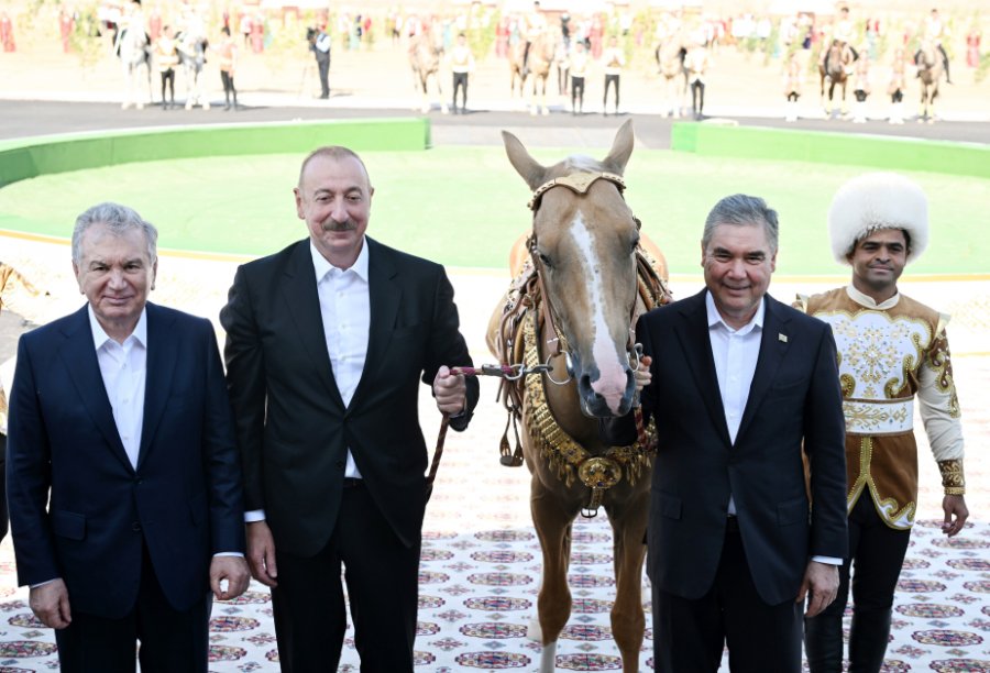 President Ilham Aliyev presented with Akhal-Teke horse - UPDATED