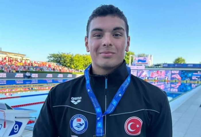 Türkiyəni təmsil edən azərbaycanlı üzgüçü dünya çempionu olub  
