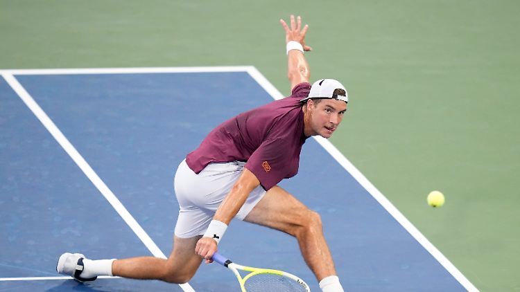   Deutscher Tennisstar feiert nach "brutalem Kampf" US-Open-Sensation  