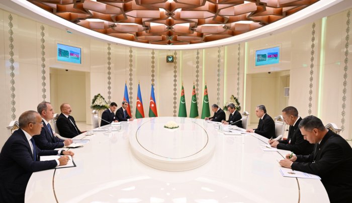  President Ilham Aliyev holds expanded meeting with Chairman of Turkmenistan