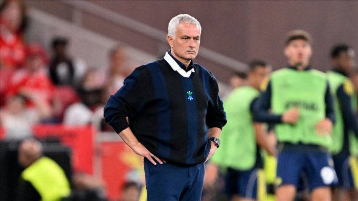 Mourinho sacked by Fenerbahce after Champions League exit