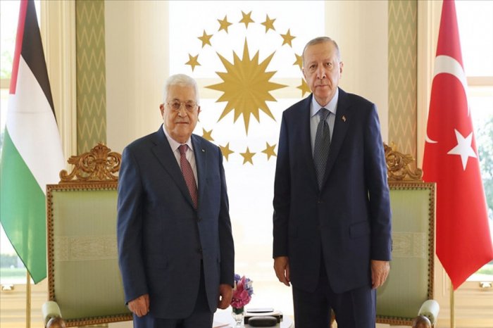Ərdoğan Mahmud Abbasla Qəzzadakı vəziyyəti müzakirə edib  
