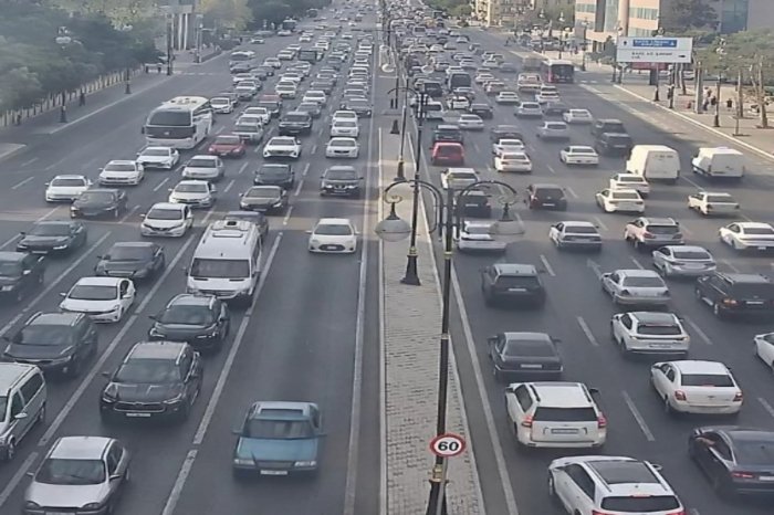 Bakıda sıxlıq olan yollar açıqlandı
