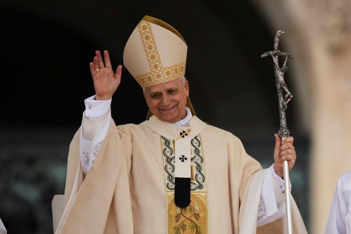    Papa Livana gedəcək   