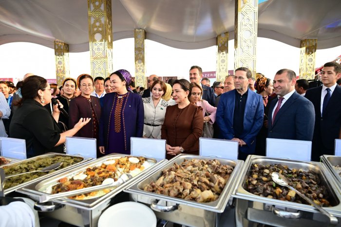 Türkmənistanda Azərbaycan milli kulinariya ənənələri nümayiş olunub