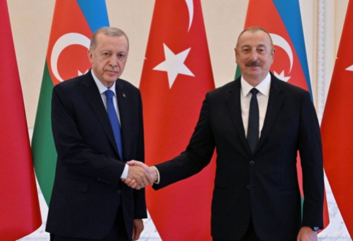 President Ilham Aliyev discusses peace deal with Turkish president in phone call